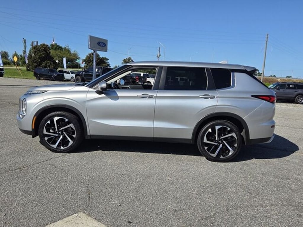 Used 2024 Mitsubishi Outlander Wagon