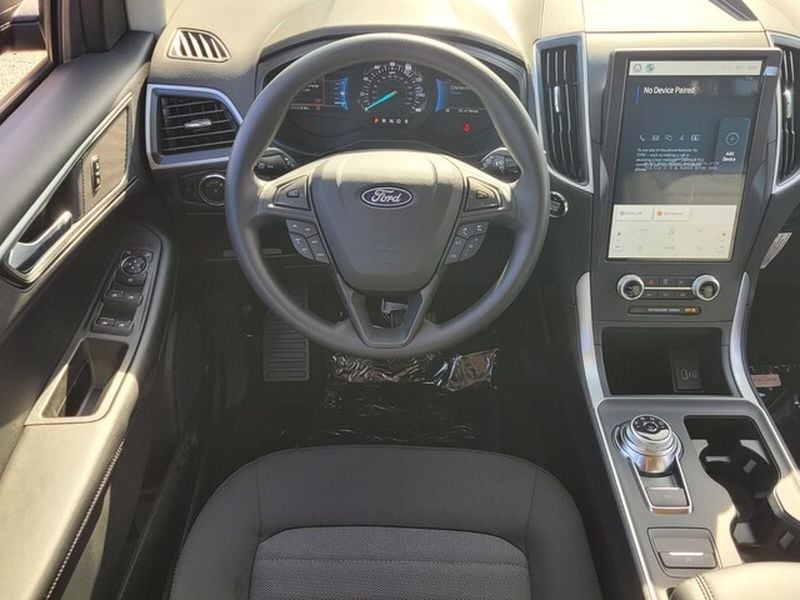 2024 Ford Edge SE - Photo 6