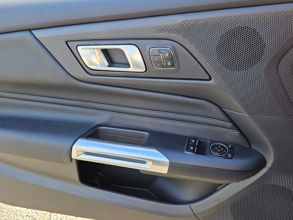 2025 Ford Mustang EcoBoost Premium Fastback - Photo 27