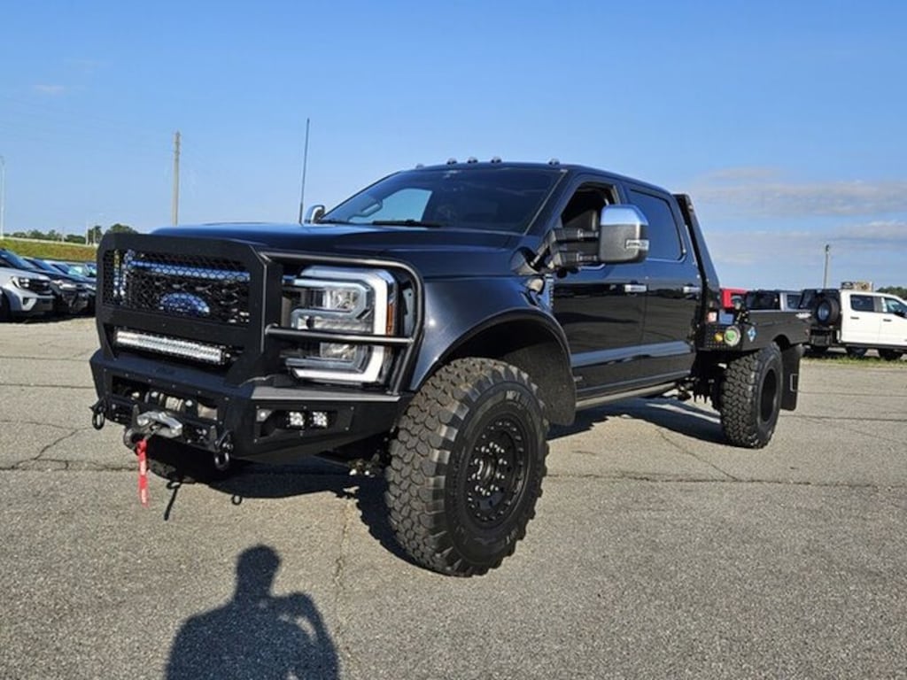 Used 2025 Ford F-450 Lariat Crew Cab