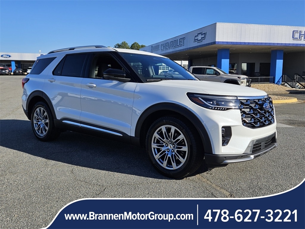 2026 Ford Explorer Platinum's photo
