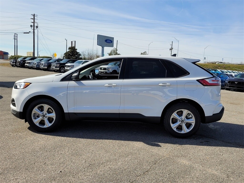 2024 Ford Edge SE photo 4