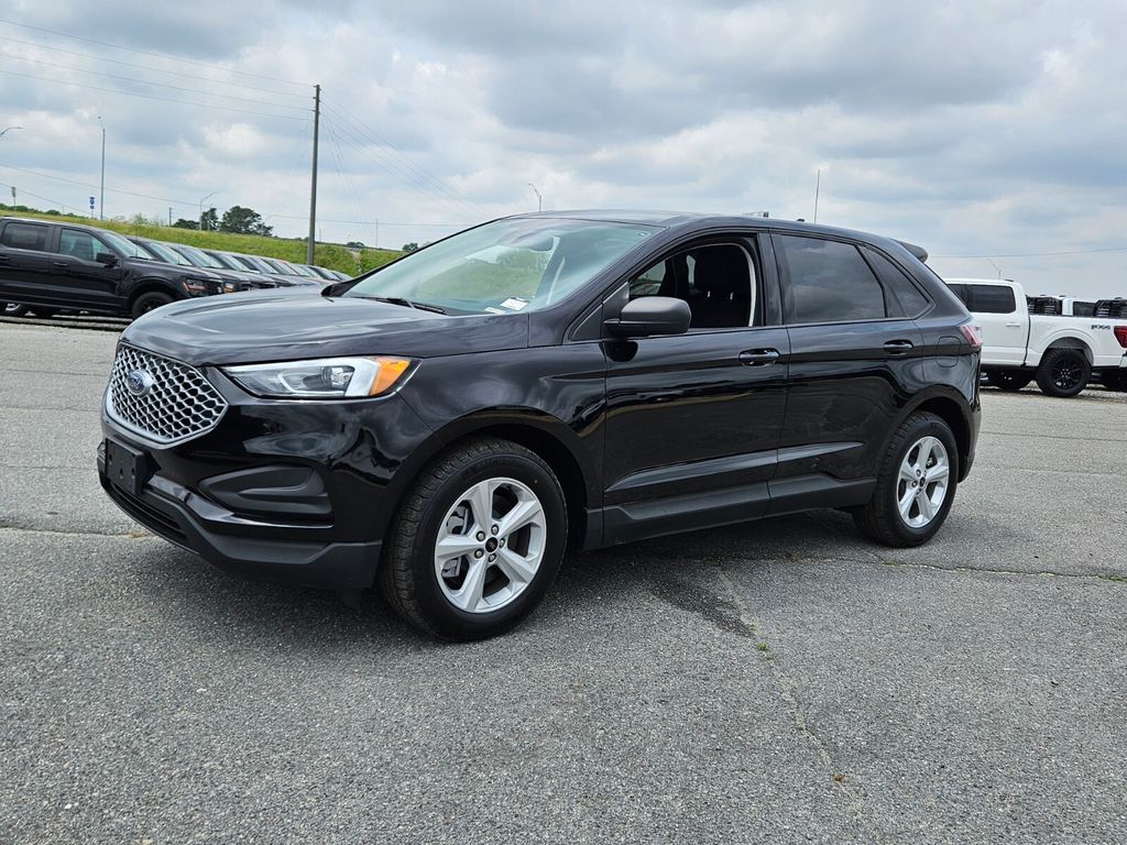 2024 Ford Edge SE - Photo 3