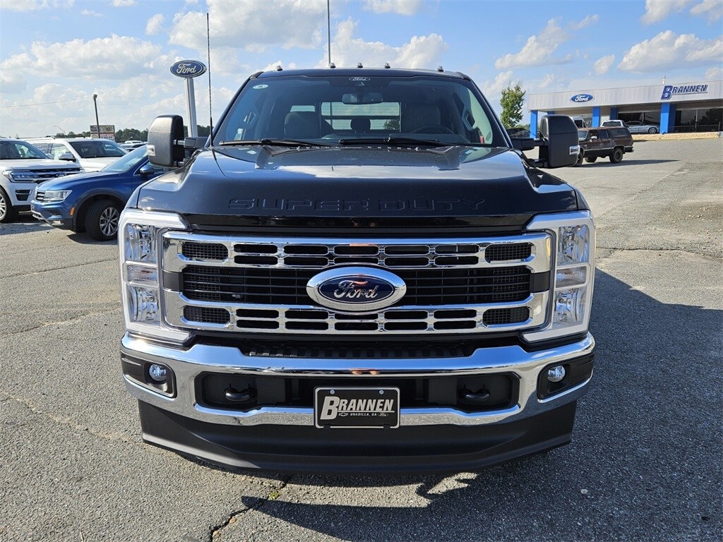 2024 Ford F-350 photo 2