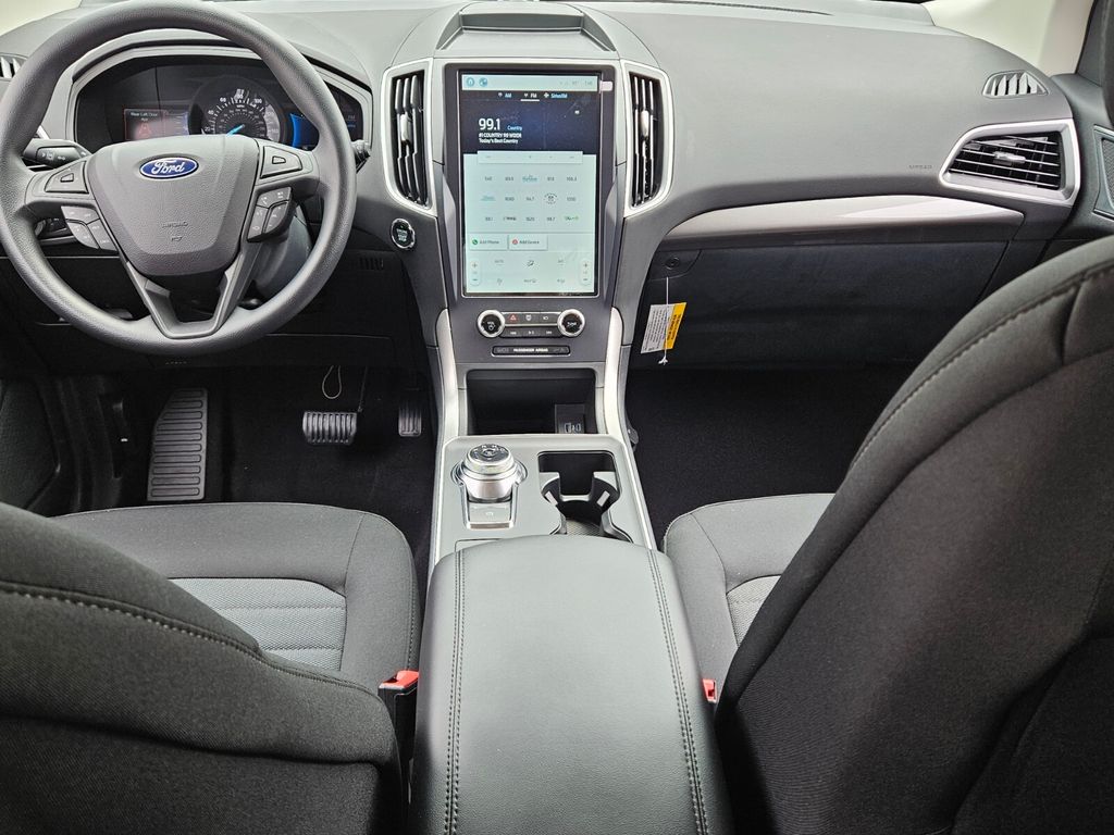 2024 Ford Edge SE - Photo 8