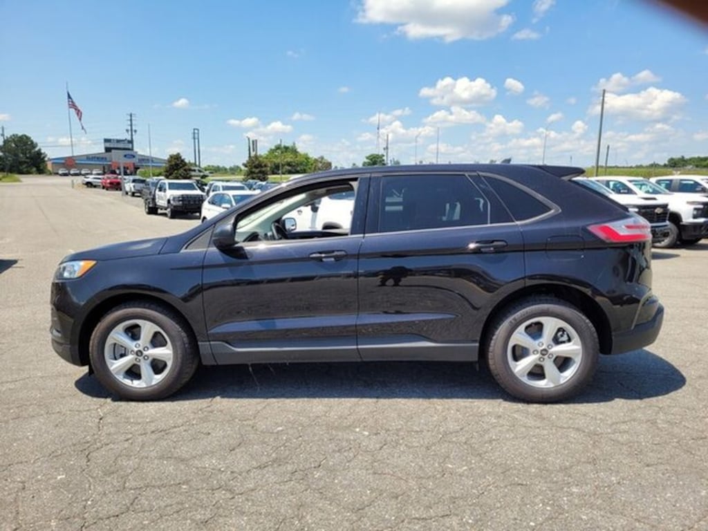 New 2024 Ford Edge SE Sport Utility