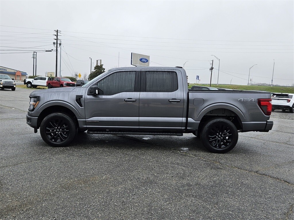 2025 Ford F-150 XLT photo 4