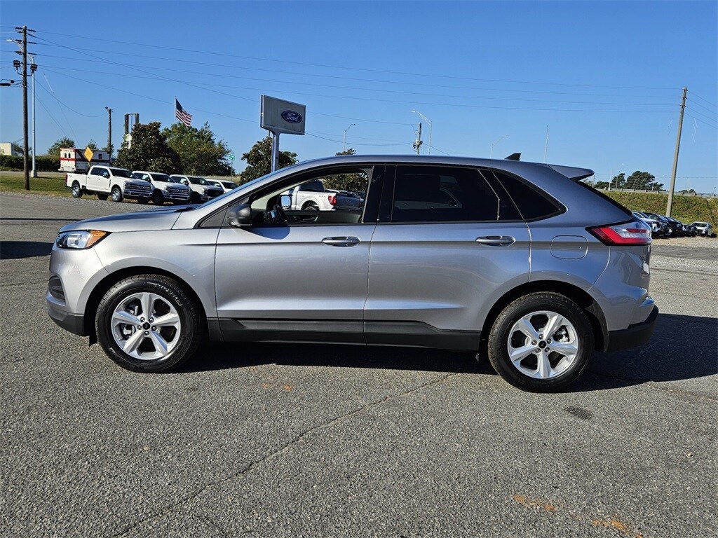 2024 Ford Edge SE photo 4