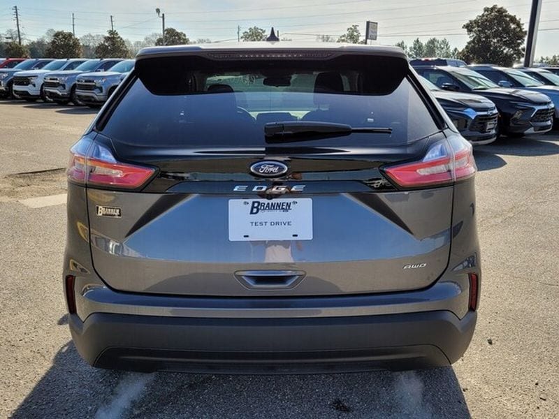 2024 Ford Edge SE - Photo 10