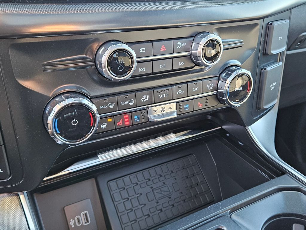 2025 Ford F-150 Platinum - Photo 23