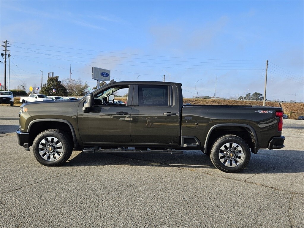 2023 Chevrolet Silverado 2500HD Custom photo 4