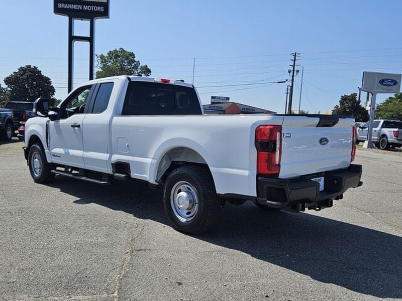 2026 Ford F-350 Super Duty XL - Photo 8