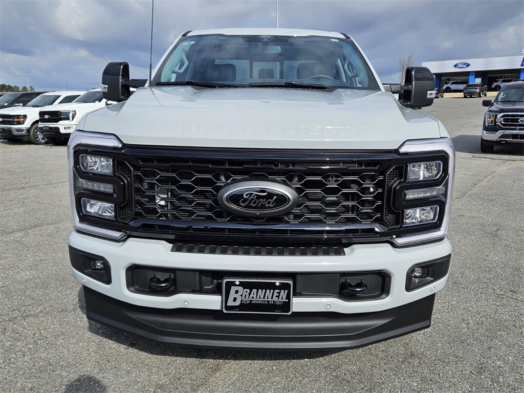 2025 Ford F-350 photo 2