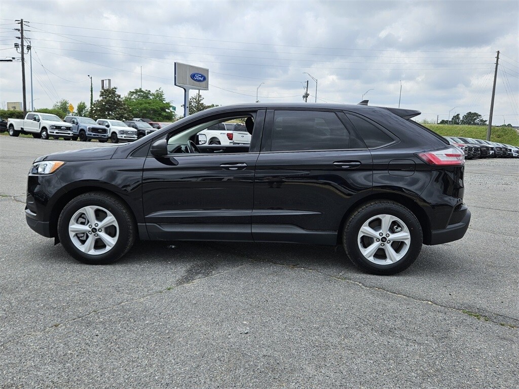 2024 Ford Edge SE photo 4