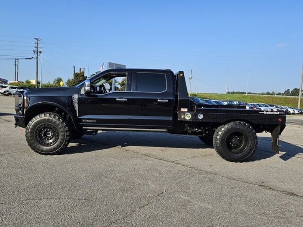 Used 2025 Ford F-450 Lariat Crew Cab
