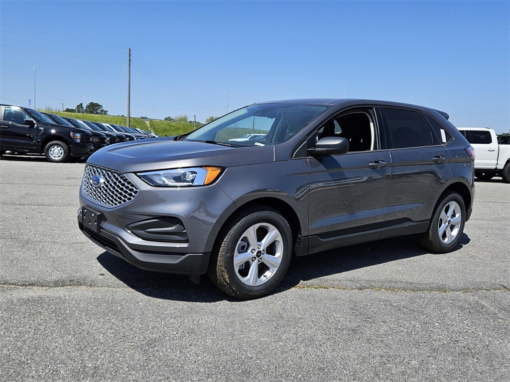 2024 Ford Edge SE photo 3