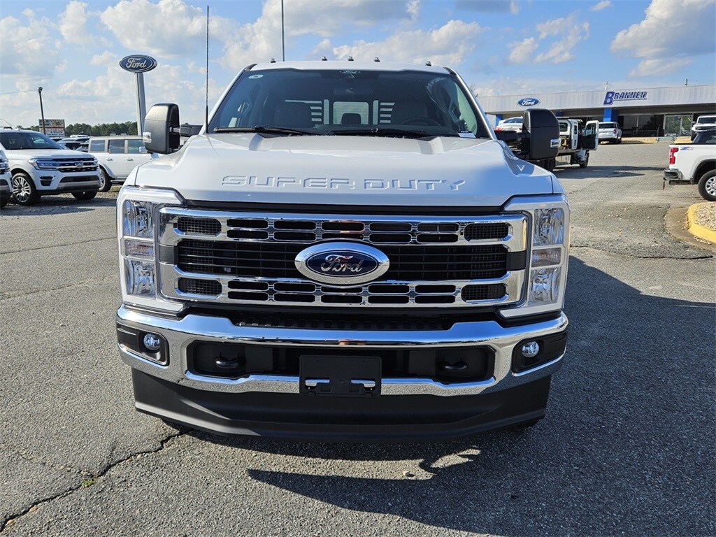 2024 Ford F-350 photo 2
