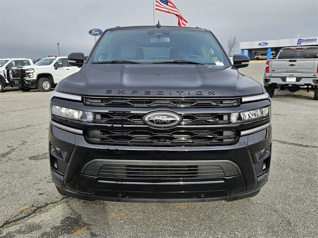 2024 Ford Expedition Limited photo 2