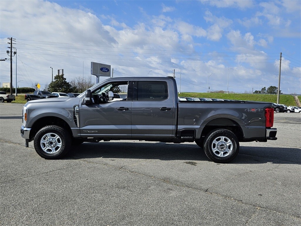 2025 Ford F-250 photo 4
