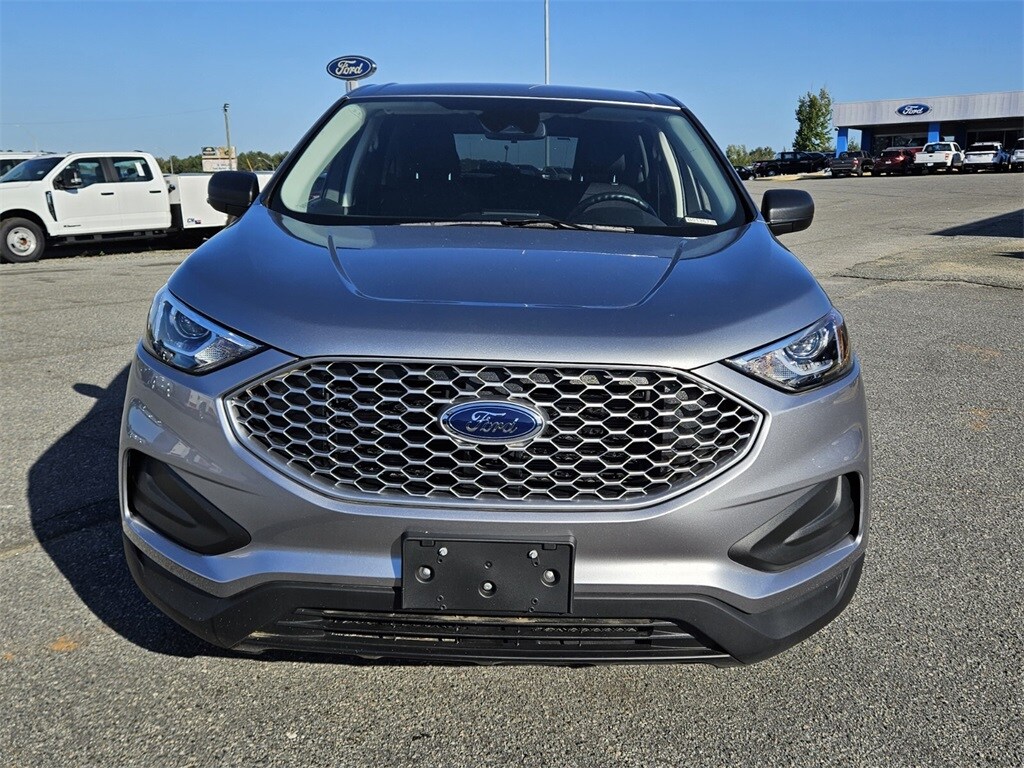 2024 Ford Edge SE photo 2