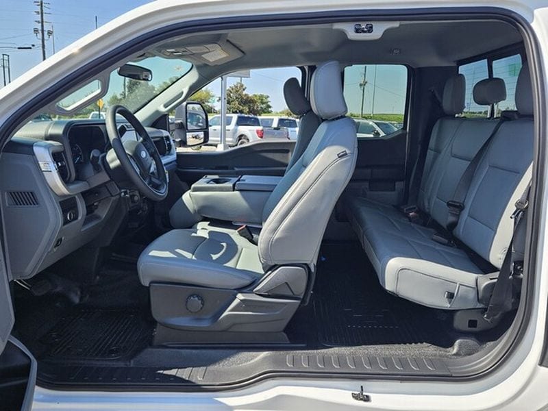 2026 Ford F-350 Super Duty XL - Photo 6