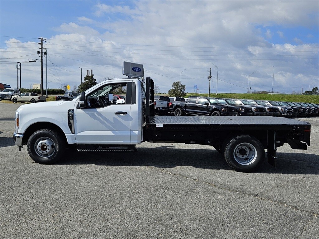 2024 Ford F-350 photo 4