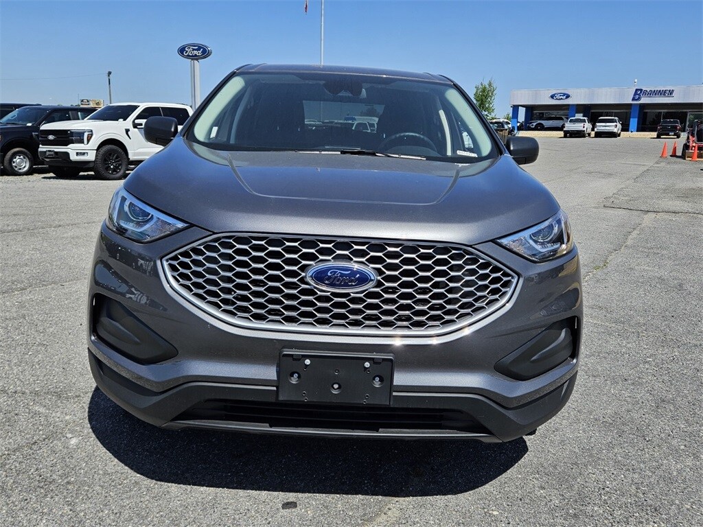 2024 Ford Edge SE photo 2
