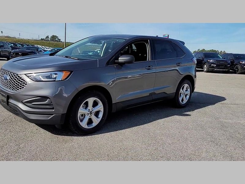 2024 Ford Edge SE - Photo 39