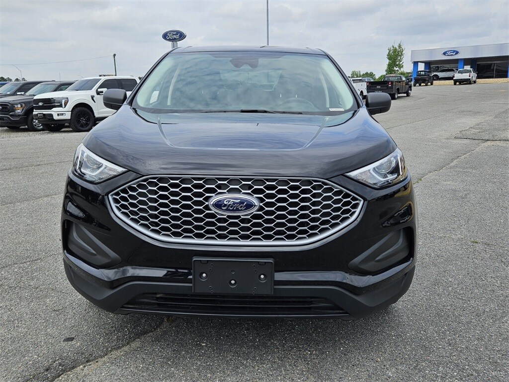 2024 Ford Edge SE photo 2