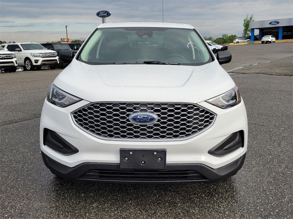2024 Ford Edge SE photo 2