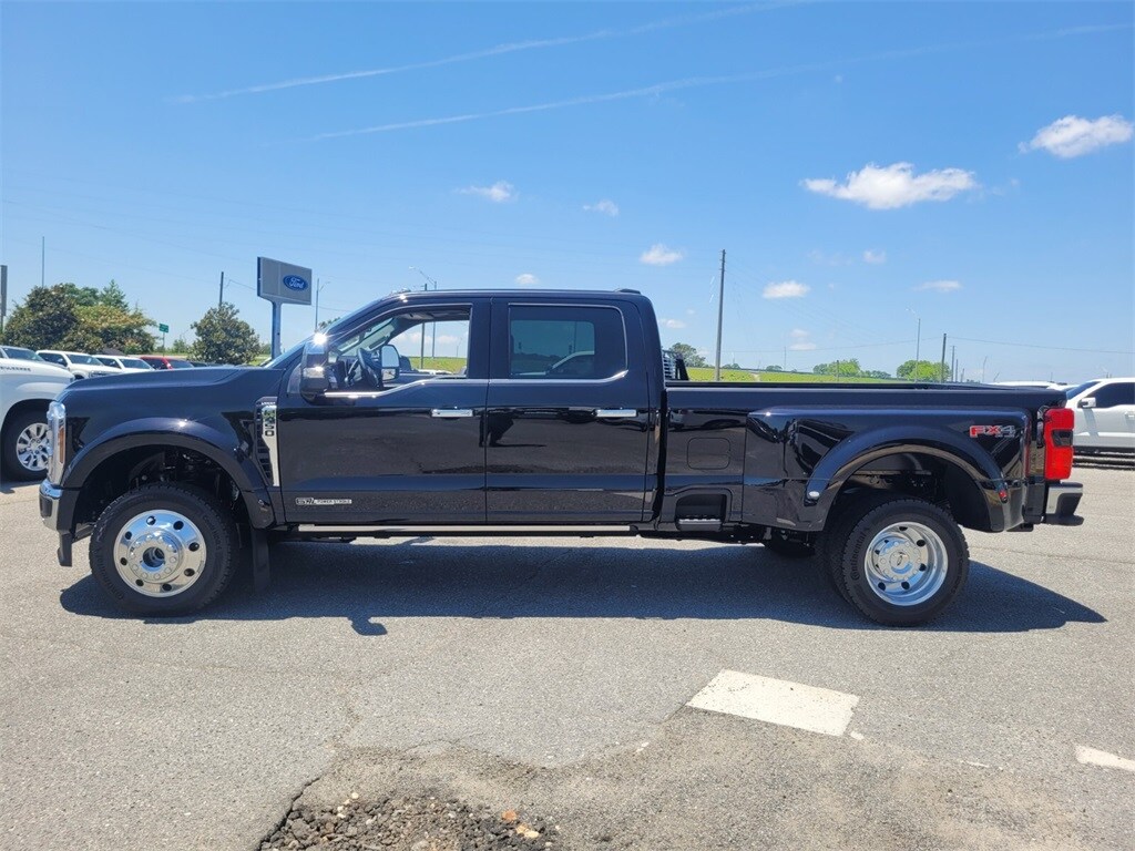 2025 Ford F-450 photo 4