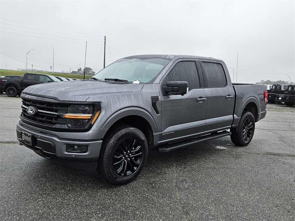 2025 Ford F-150 XLT photo 3