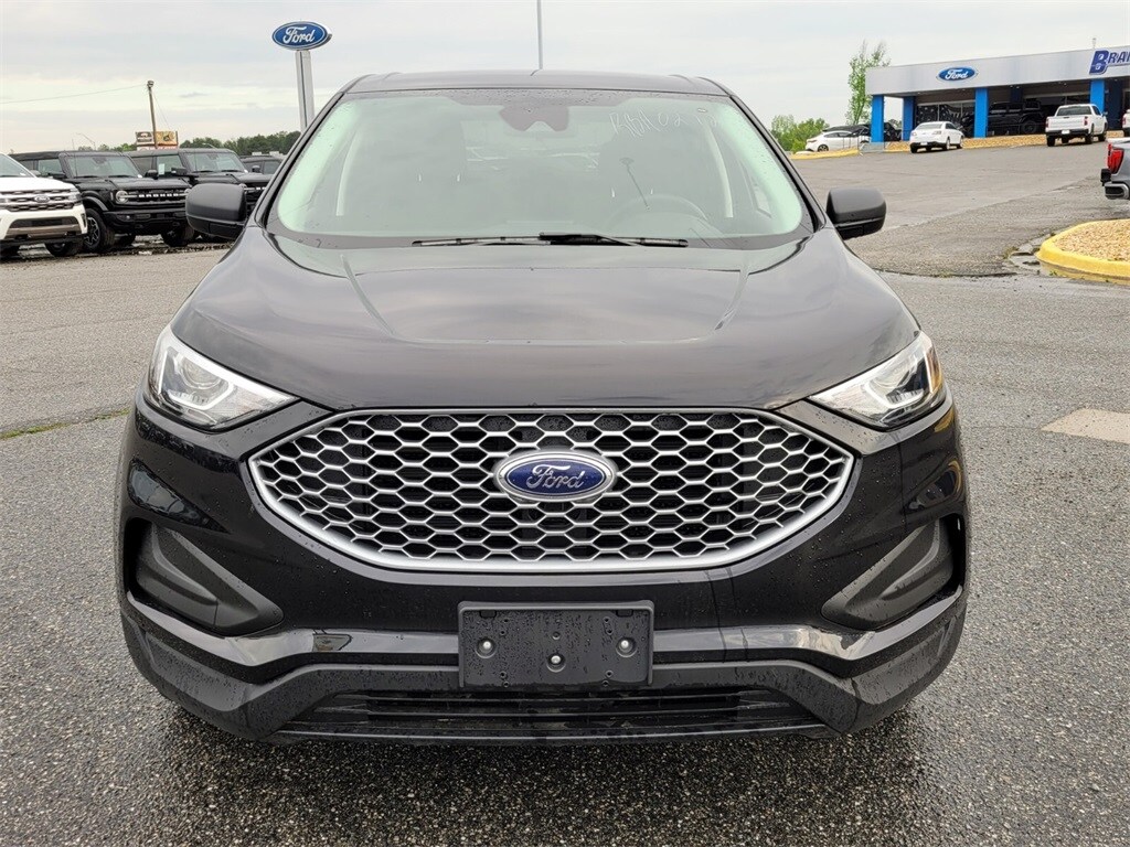 2024 Ford Edge SE photo 2