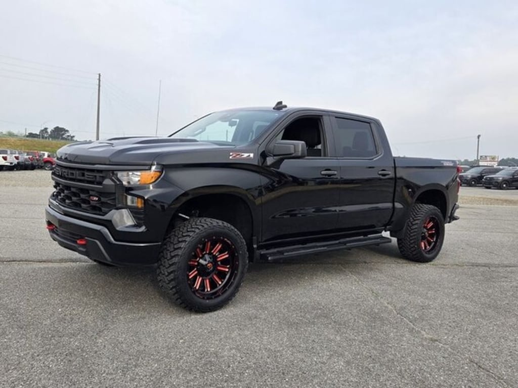 Used 2024 Chevrolet Silverado Custom Trail Boss Crew Cab