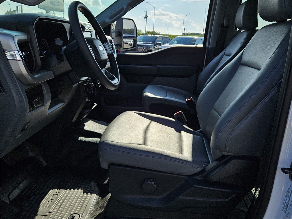 2024 Ford F-350 photo 4