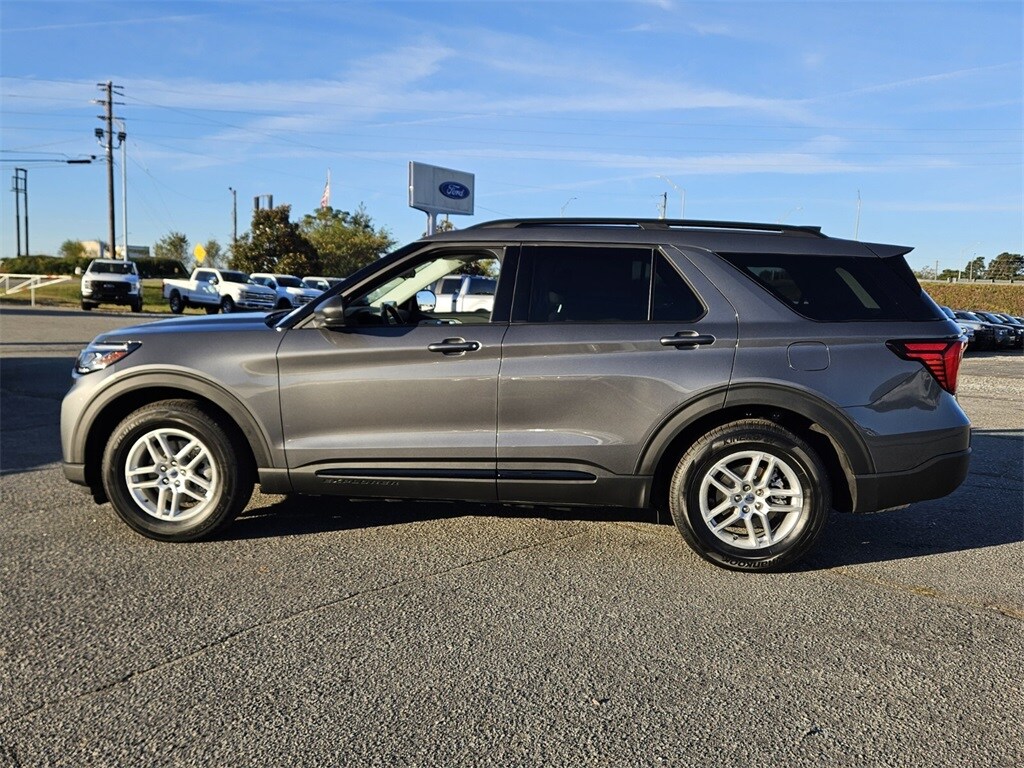 2026 Ford Explorer photo 4