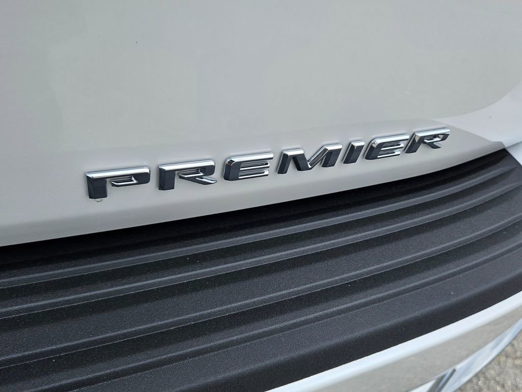 2025 Chevrolet Suburban Premier - Photo 12