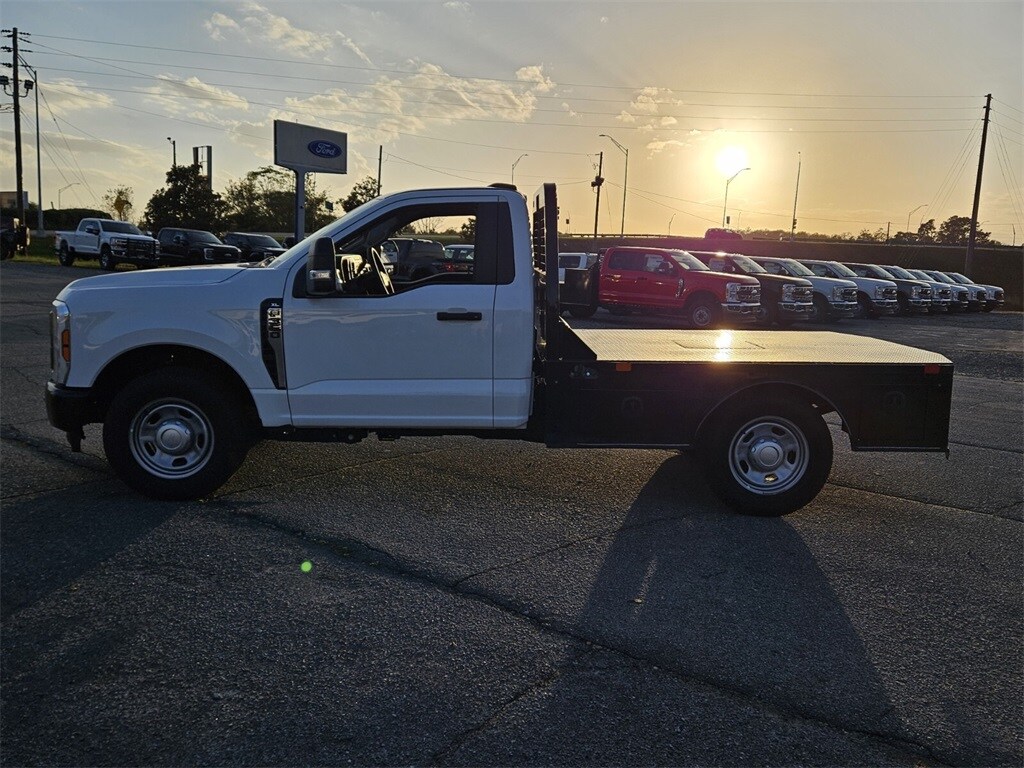 2024 Ford F-350 photo 4