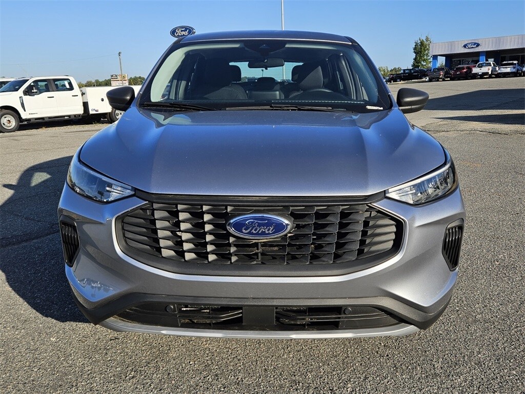 2024 Ford Escape Base photo 2
