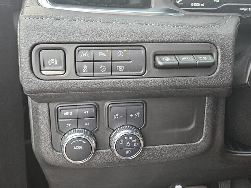 2024 GMC Yukon XL Denali - Photo 28