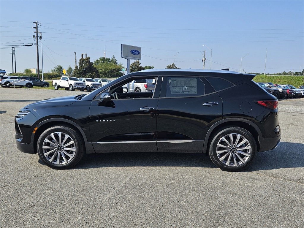 2025 Chevrolet Blazer Premier photo 3