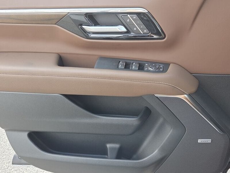 2026 Chevrolet Suburban High Country - Photo 28