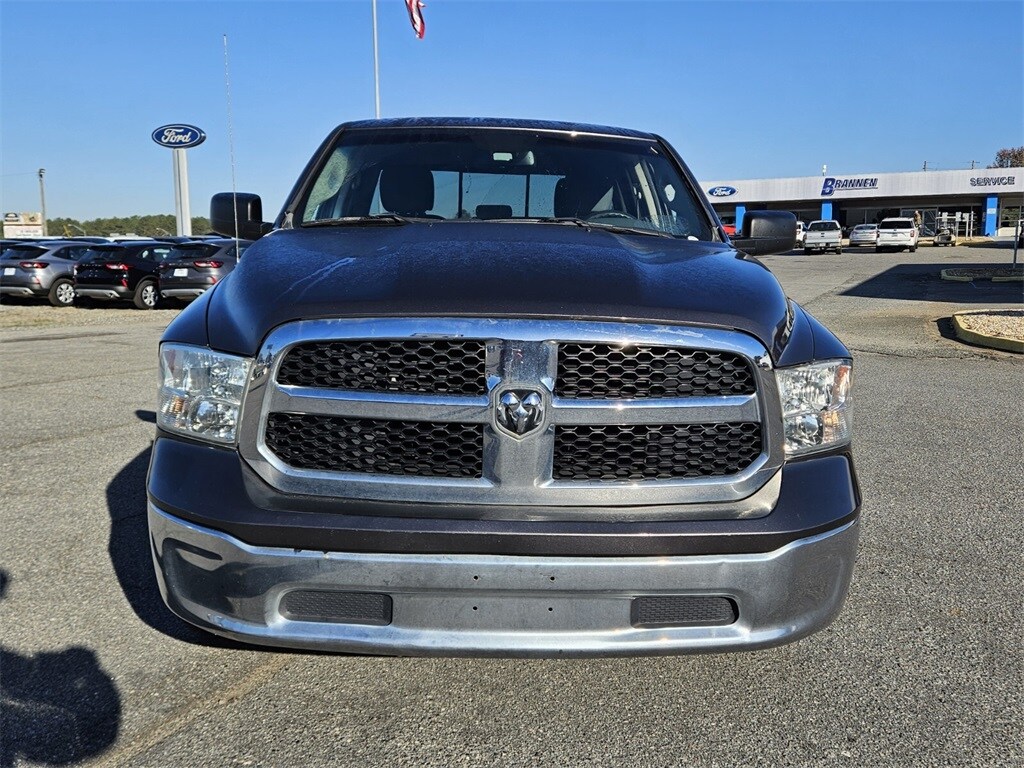 2016 Ram 1500 SLT photo 2