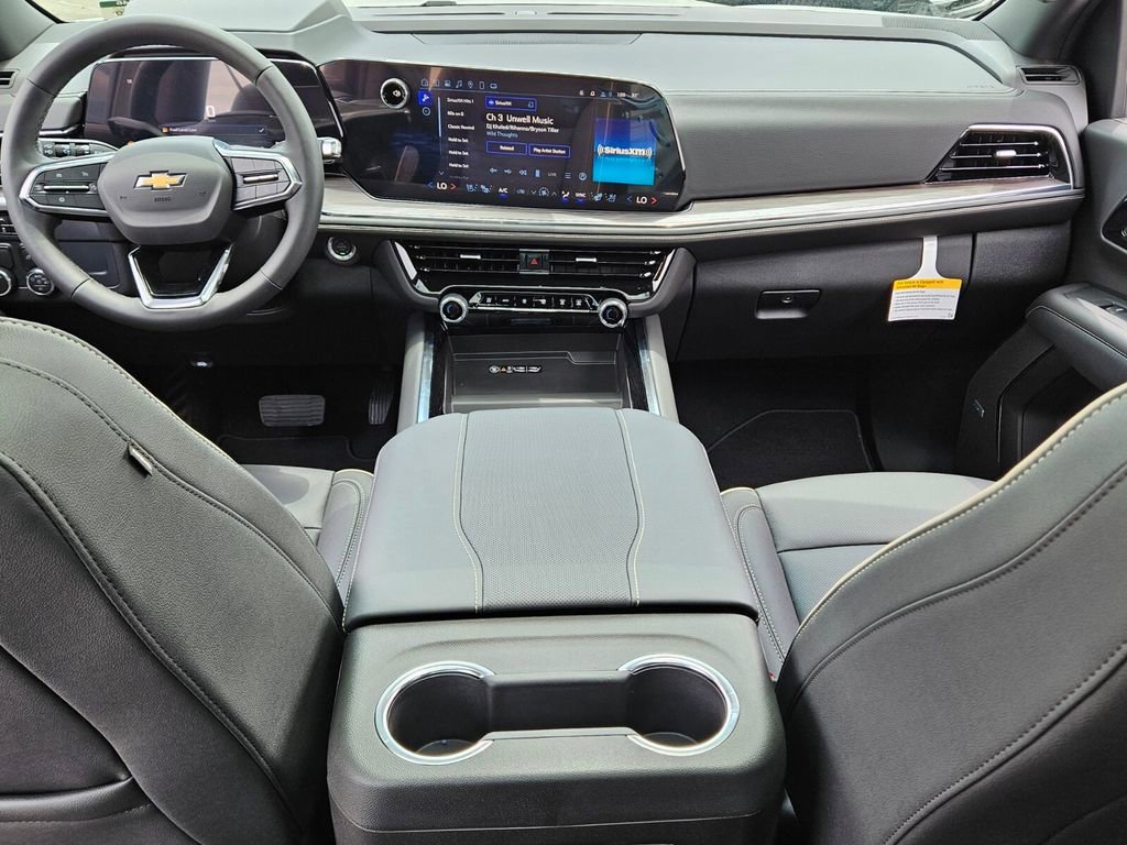 2025 Chevrolet Suburban Premier - Photo 8