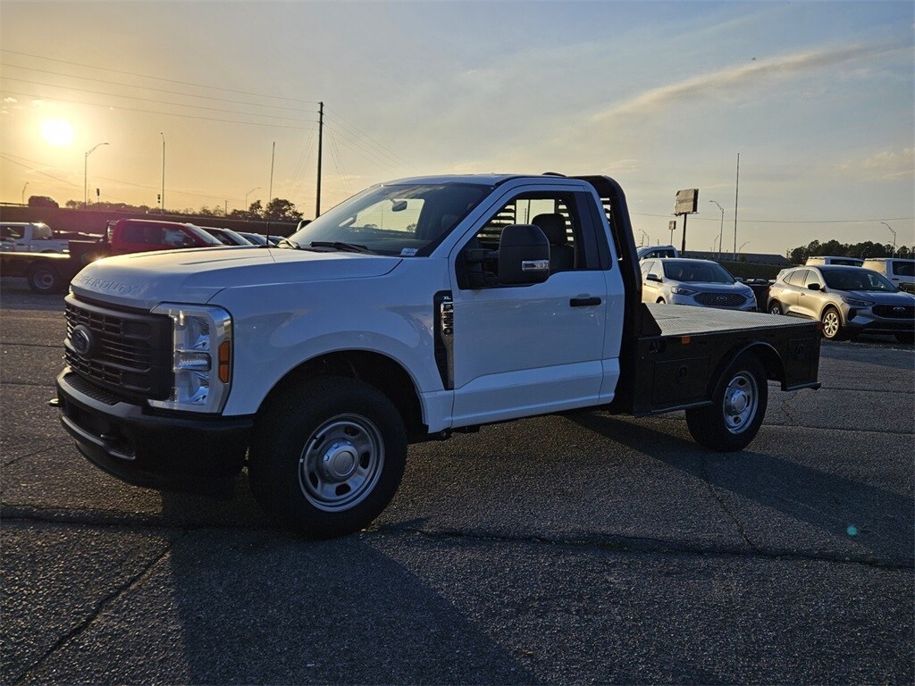 2024 Ford F-350 photo 3