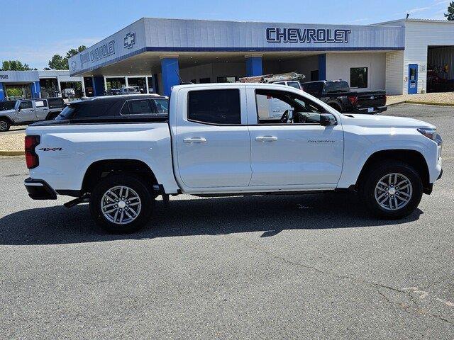 2025 Chevrolet Colorado LT - Photo 12