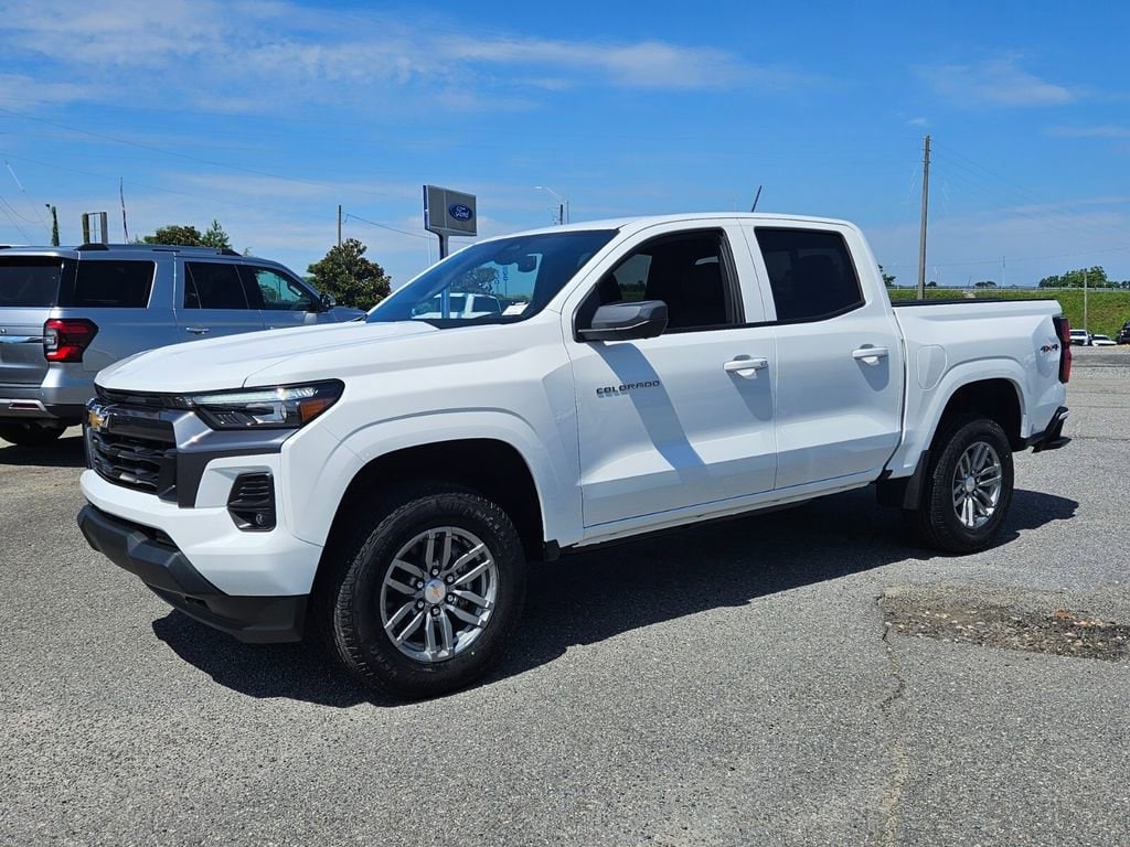 New 2025 Chevrolet Colorado WT/LT Truck