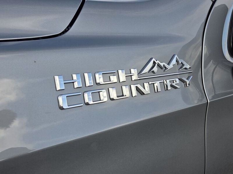 2026 Chevrolet Suburban High Country - Photo 19