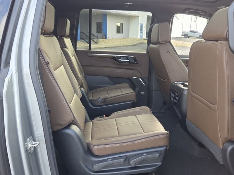 2026 Chevrolet Suburban High Country - Photo 16