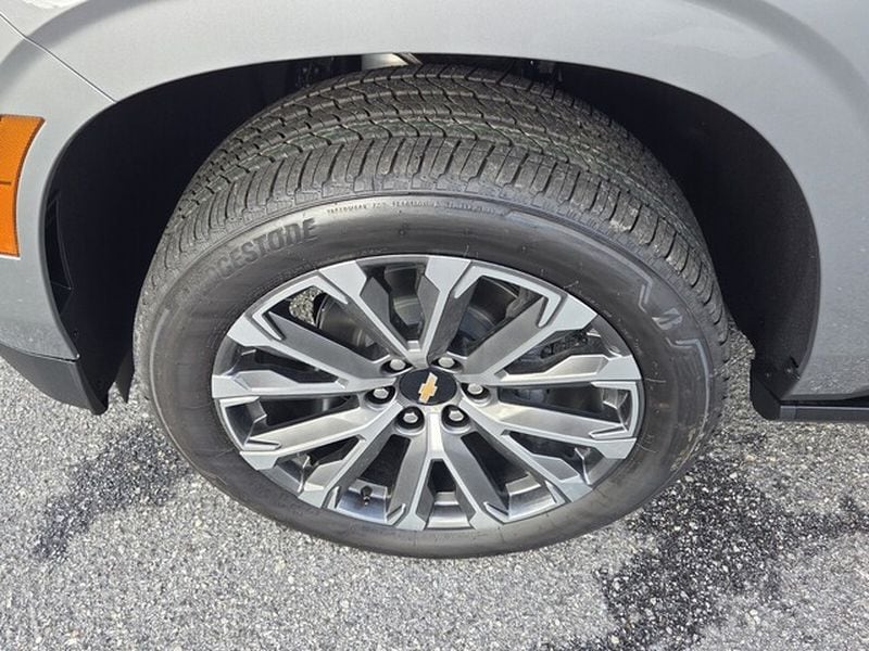 2026 Chevrolet Suburban High Country - Photo 18